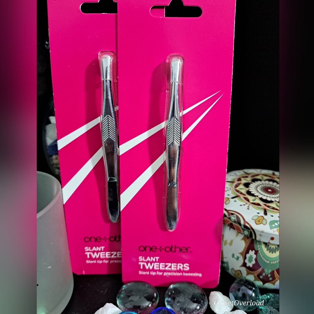 2 One+Another Slant Tweezers